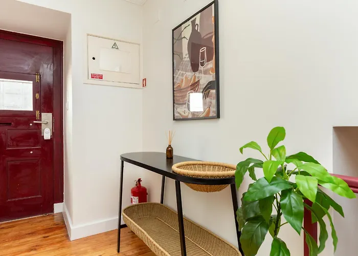 Designer Retreat- Newly Remodelled 1 Bedroom * Lisboa