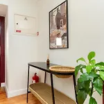 Designer Retreat- Newly Remodelled 1 Bedroom * Lisboa